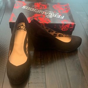 Fergi Dina Black suede wedge shoe